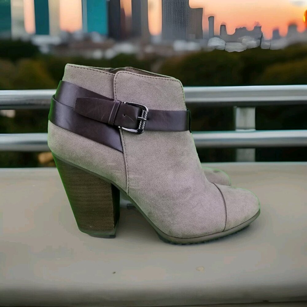 ✅Carlos Santana HARVEST Side Zip Heeled Western Ankle Booties Womens 7.5M Buckle - Picture 1 of 10